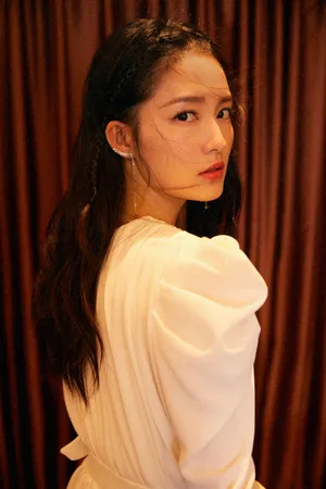 李沁仙气白裙写真图片_2