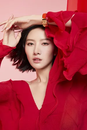 吴优性感妩媚时尚写真大片_8