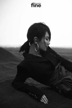 杨紫红与黑光影大片写真图片_3