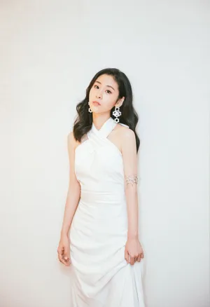 张碧晨纯白优雅写真图片_3