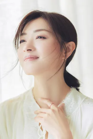 万茜优雅温柔写真图片
