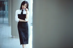 宋茜黑白时尚活动写真图片_1