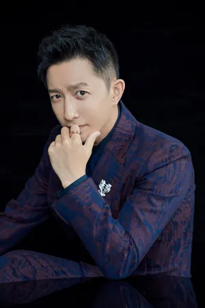 韩庚成熟儒雅帅气活动照图片_4