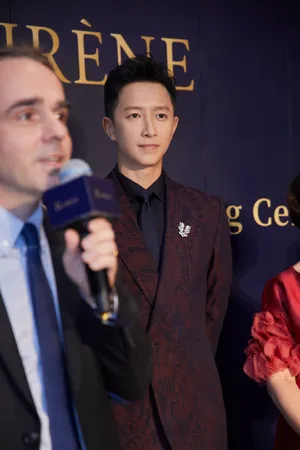 韩庚成熟儒雅帅气活动照图片_7