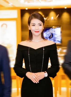 刘涛纯黑长裙优雅写真图片_2