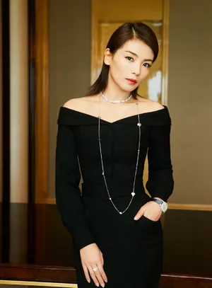 刘涛纯黑长裙优雅写真图片_3