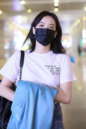 宋茜私服机场街拍照图片