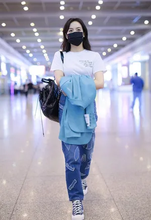 宋茜私服机场街拍照图片