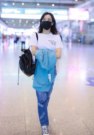 宋茜私服机场街拍照图片_4