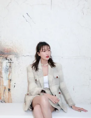 李斯羽时尚简约写真图片_4