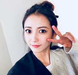 陈钰琪俏皮可爱自拍图片_1