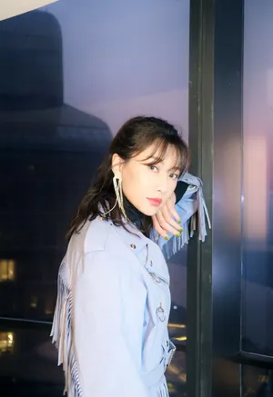 李斯羽时尚甜美写真图片_1