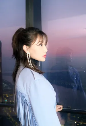 李斯羽时尚甜美写真图片_2