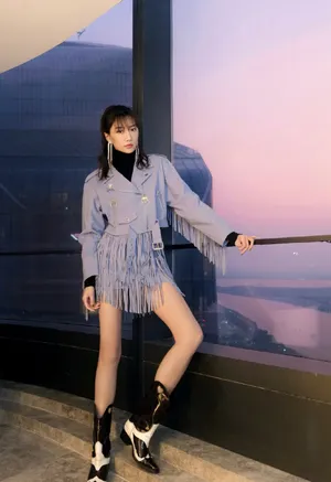 李斯羽时尚甜美写真图片_5