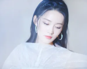 李沁水母装性感写真图片_5