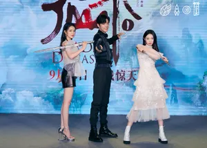 孟美岐纯白纱裙仙气写真图片_4