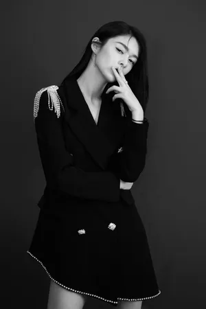 傅菁酷美性感黑白写真图片_2
