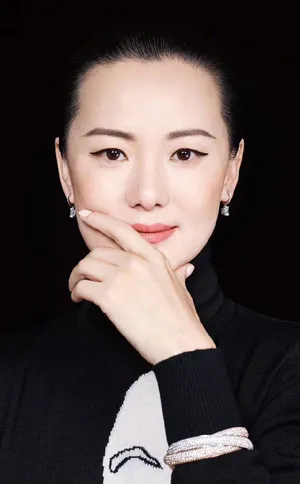咏梅优雅大气时尚写真大片_2