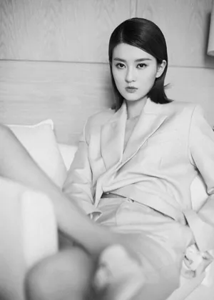 乔欣粉色真空西装柔美图片_6