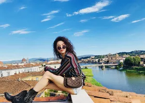 钟楚曦性感摩登旅拍图片_7