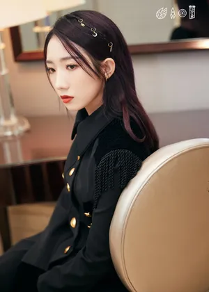 孟美岐黑色工装风写真图片_4