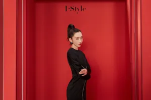 宣璐黑色连衣裙性感写真图片_3