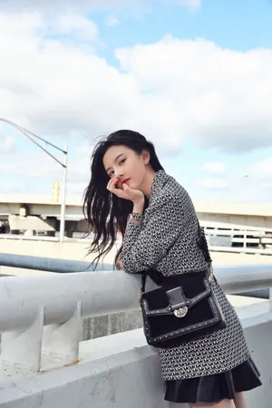 宋祖儿摩登性感机场街拍图片_3