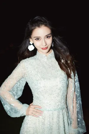 angelababy绝美长裙优雅写真图片