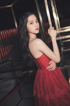 欧阳娜娜蛋糕裙优雅写真图片