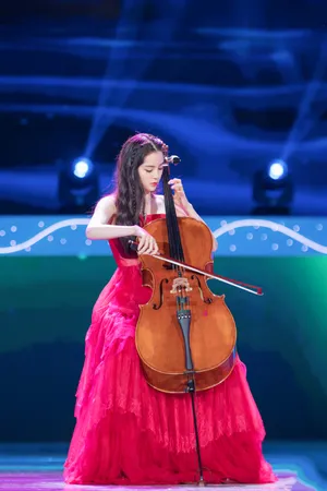 欧阳娜娜蛋糕裙优雅写真图片_3