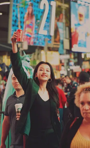 孙怡酷美养眼夜色写真图片_1