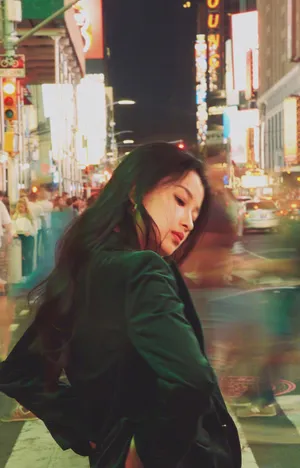 孙怡酷美养眼夜色写真图片_7