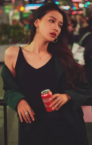 孙怡酷美养眼夜色写真图片_8