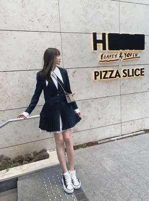 沈梦辰俏皮私服街拍图片_2