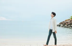 罗云熙休闲帅气写真图片