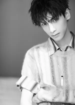 罗云熙精致浪漫写真图片_2
