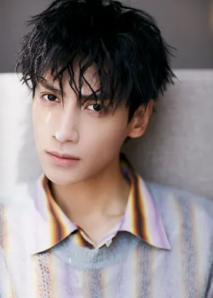 罗云熙精致浪漫写真图片_3
