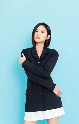 吴优清爽干练西装写真图片_4