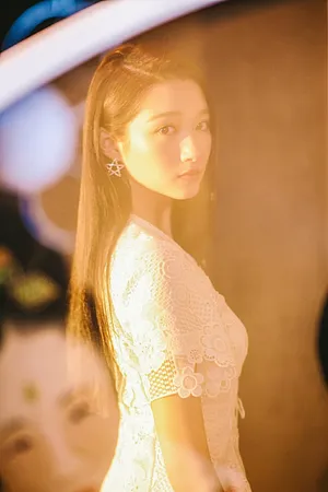 关晓彤清新简约写真图片_2