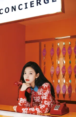 章若楠时尚养眼写真图片