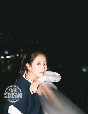 陈钰琪清新甜酷街拍图片_1