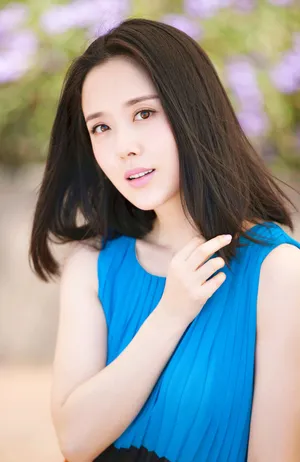颜丹晨清新养眼写真图片_3
