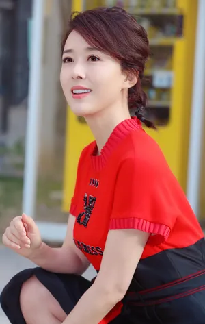 颜丹晨少女感俏皮写真图片_2