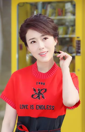 颜丹晨少女感俏皮写真图片_3