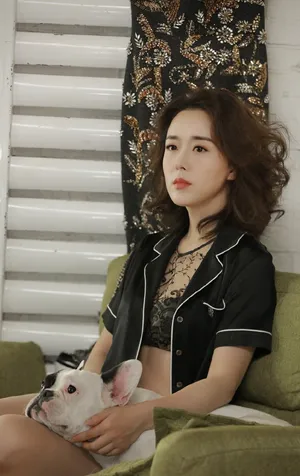颜丹晨性感妩媚睡衣写真图片_7