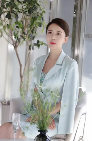 颜丹晨温婉知性写真图片_7