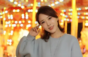 颜丹晨游乐场甜美图片