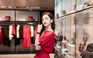 佟丽娅性感优雅活动图片