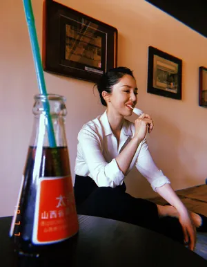 董璇职业装元气性感图片_1