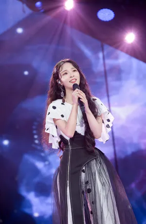 李莎旻子唯美仙气写真图片_7